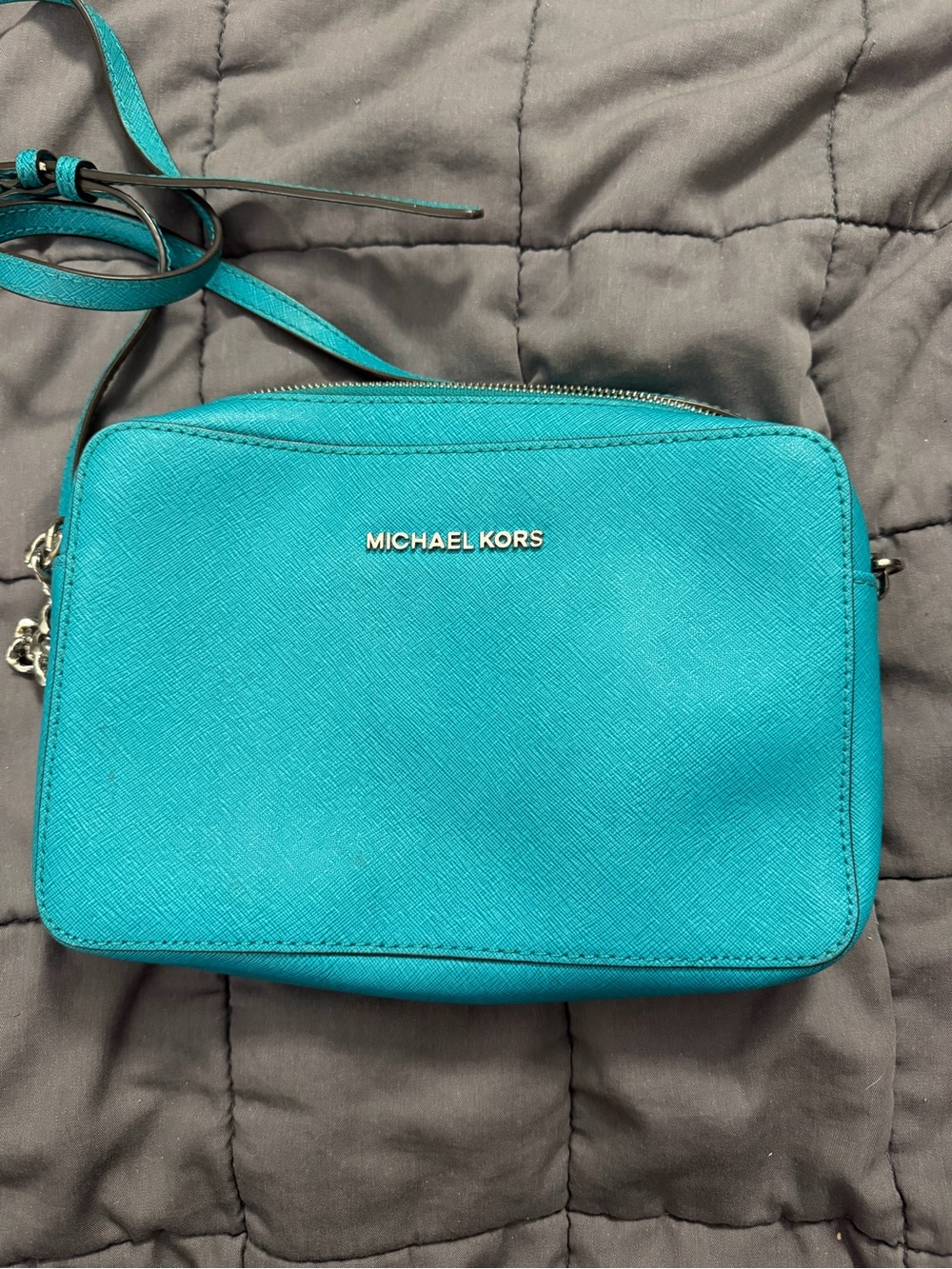 Michael Kors Turquoise Crossbody Jet set saffiano Bag with silver Logo